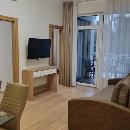 Aparthotel Black Pearl 3*